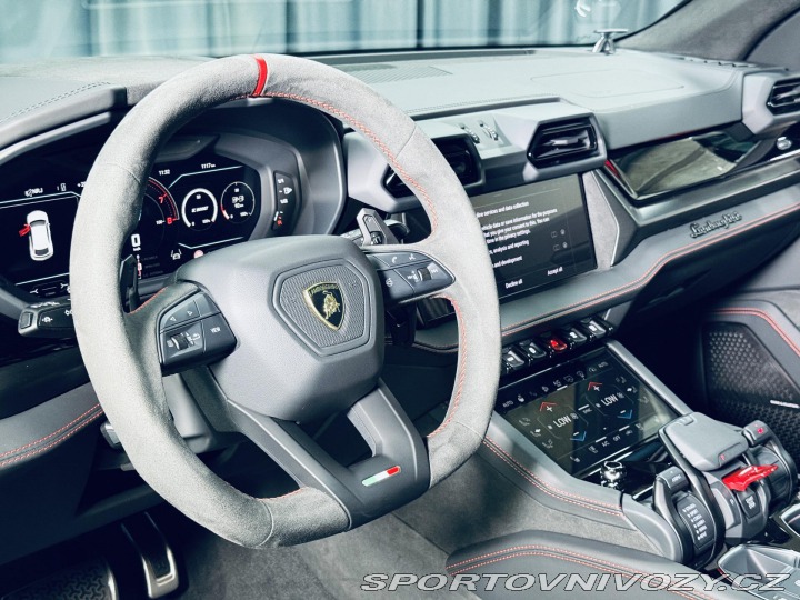 Lamborghini Urus SE*NOVÉ*MAT*AKRAPOVIC* 2025
