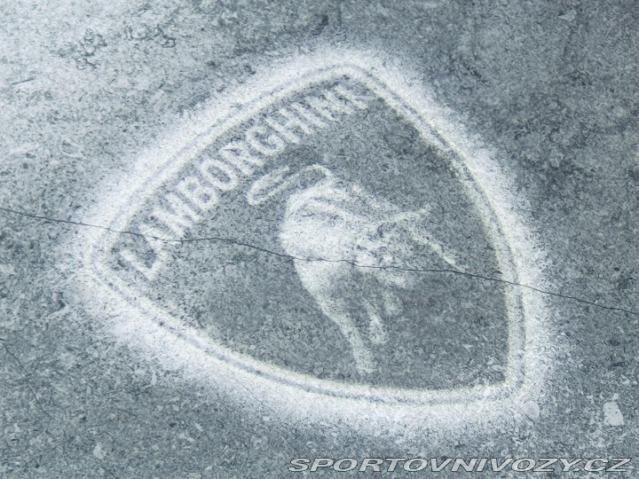 Lamborghini Urus SE*NOVÉ*MAT*AKRAPOVIC* 2025