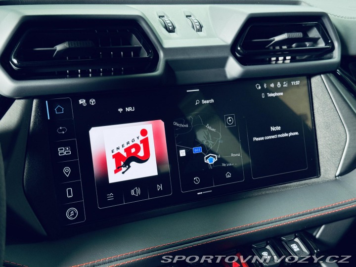 Lamborghini Urus SE*NOVÉ*MAT*AKRAPOVIC* 2025