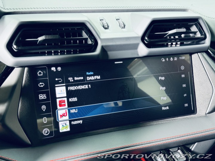 Lamborghini Urus SE*NOVÉ*MAT*AKRAPOVIC* 2025