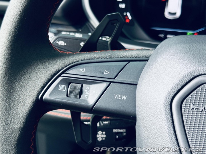 Lamborghini Urus SE*NOVÉ*MAT*AKRAPOVIC* 2025