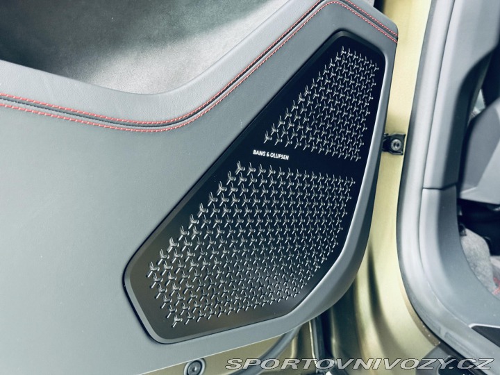 Lamborghini Urus SE*NOVÉ*MAT*AKRAPOVIC* 2025