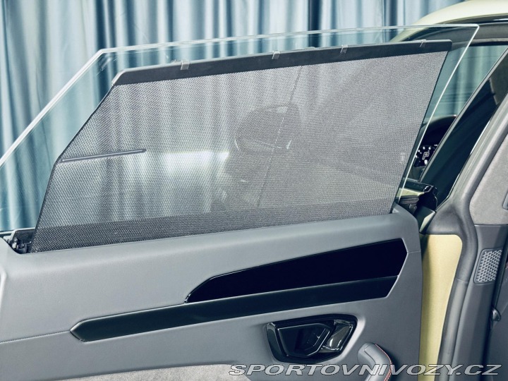 Lamborghini Urus SE*NOVÉ*MAT*AKRAPOVIC* 2025