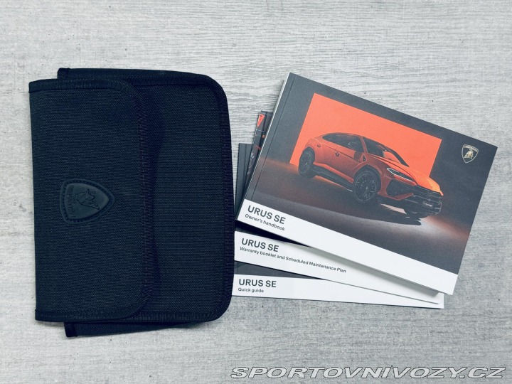 Lamborghini Urus SE*NOVÉ*MAT*AKRAPOVIC* 2025