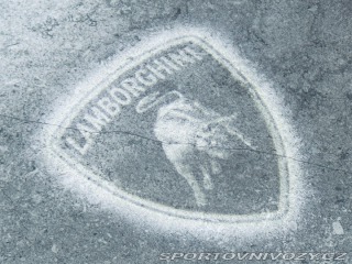 Lamborghini Urus SE*NOVÉ*MAT*AKRAPOVIC* 2025