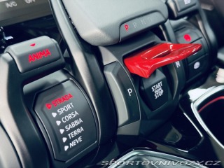 Lamborghini Urus SE*NOVÉ*MAT*AKRAPOVIC* 2025