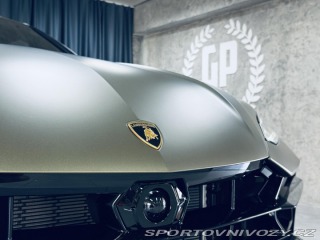 Lamborghini Urus SE*NOVÉ*MAT*AKRAPOVIC* 2025