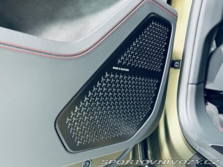 Lamborghini Urus SE*NOVÉ*MAT*AKRAPOVIC* 2025