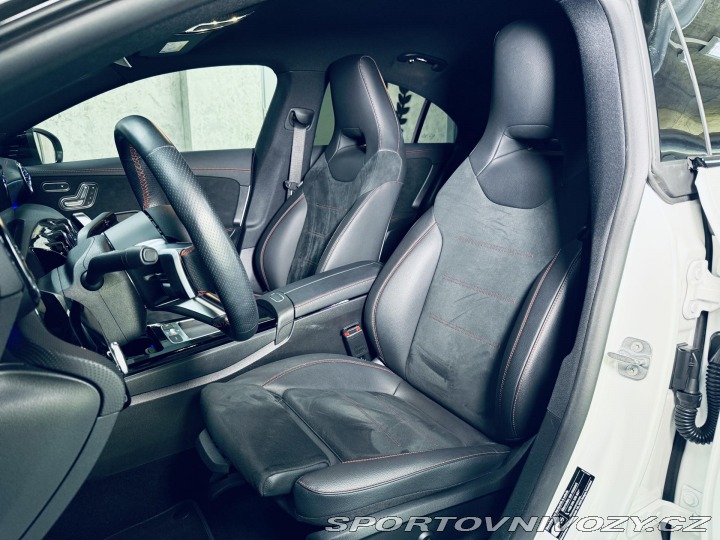Mercedes-Benz CLA 180*AMG*KEYLESS*KAMERA*CZ 2023
