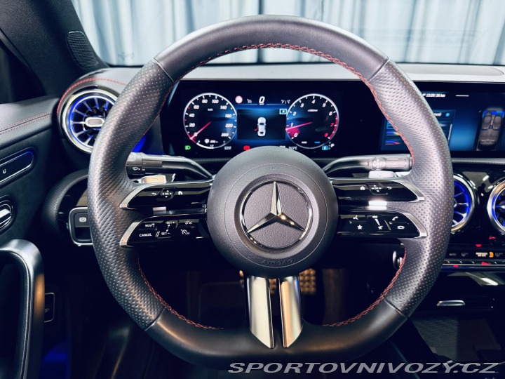 Mercedes-Benz CLA 180*AMG*KEYLESS*KAMERA*CZ 2023