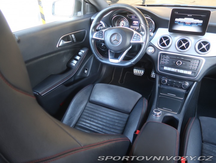 Mercedes-Benz CLA 200 2017