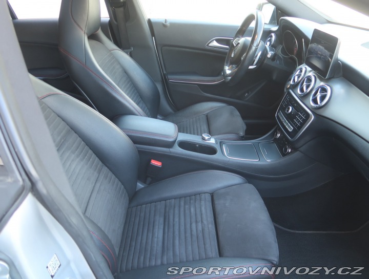 Mercedes-Benz CLA 200 2017