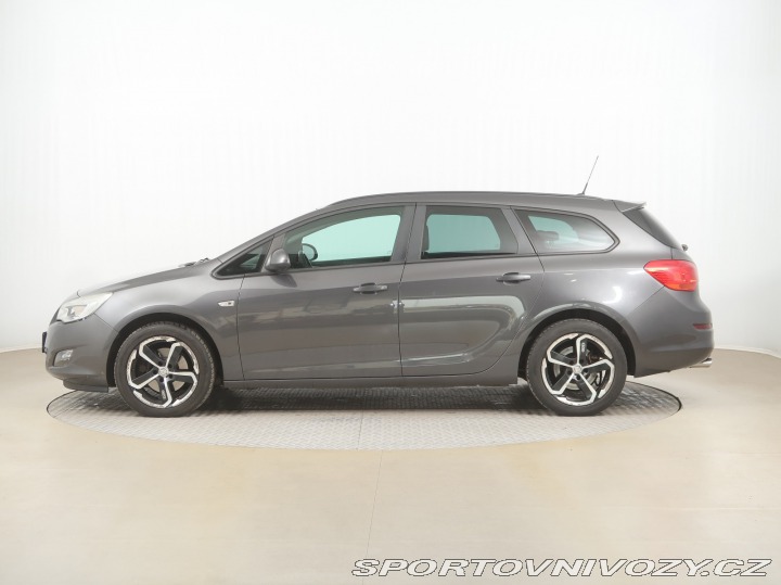 Opel Astra 1.6 T 2011