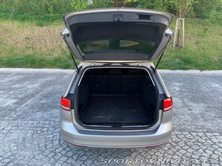 Volkswagen Ostatní modely Passat 2,0   110kW MANUÁL, DIGI, 2015