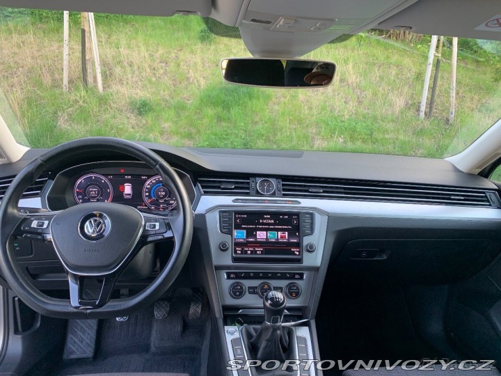 Volkswagen Ostatní modely Passat 2,0   110kW MANUÁL, DIGI, 2015