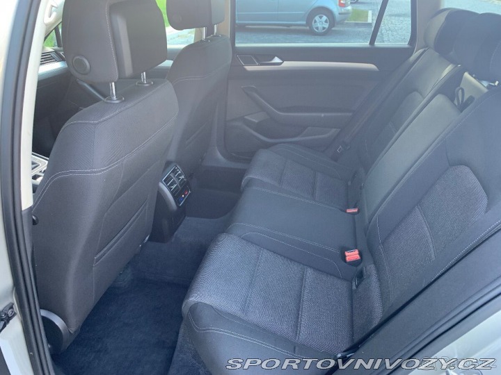 Volkswagen Ostatní modely Passat 2,0   110kW MANUÁL, DIGI, 2015