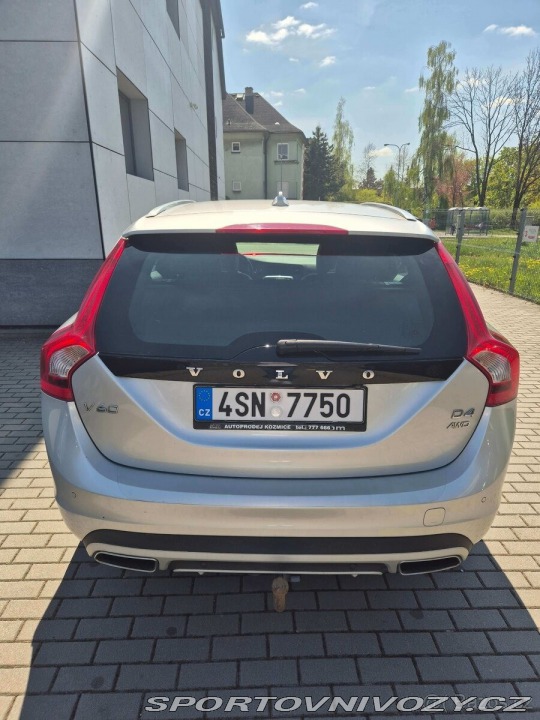 Volvo V60 2,4 Cross Country D 2016