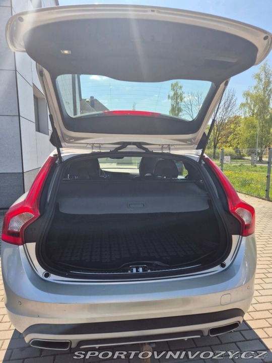 Volvo V60 2,4 Cross Country D 2016