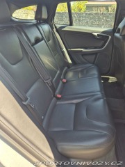 Volvo V60 2,4   Cross Country D 2016