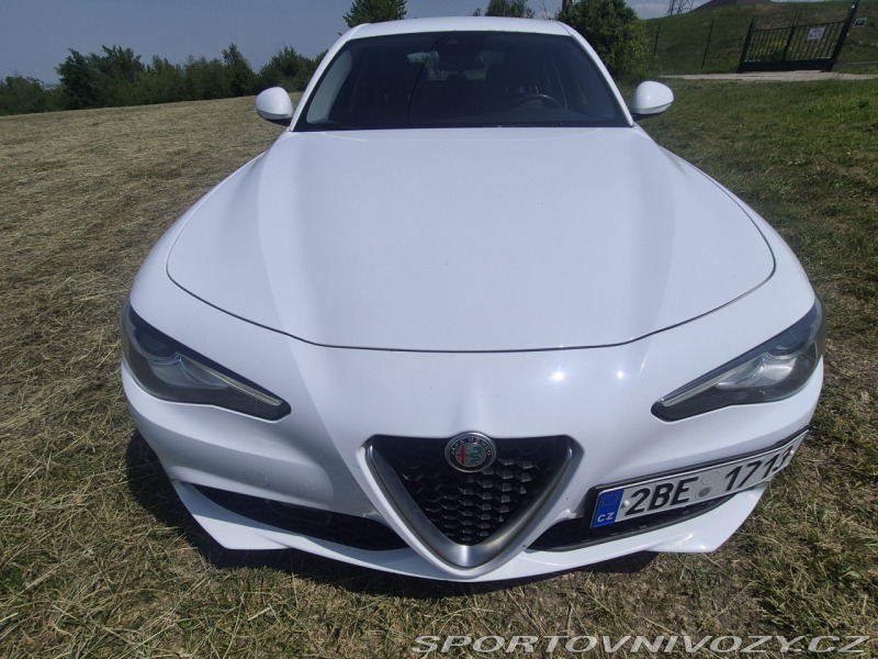 Alfa Romeo Giulia sedan
