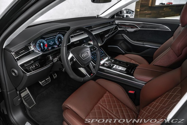 Audi S8 Exclusive masáže Pano HuD 2025