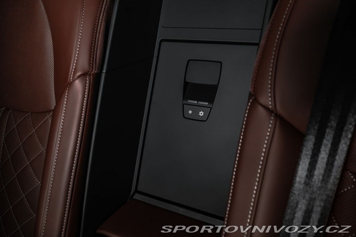 Audi S8 Exclusive masáže Pano HuD 2025