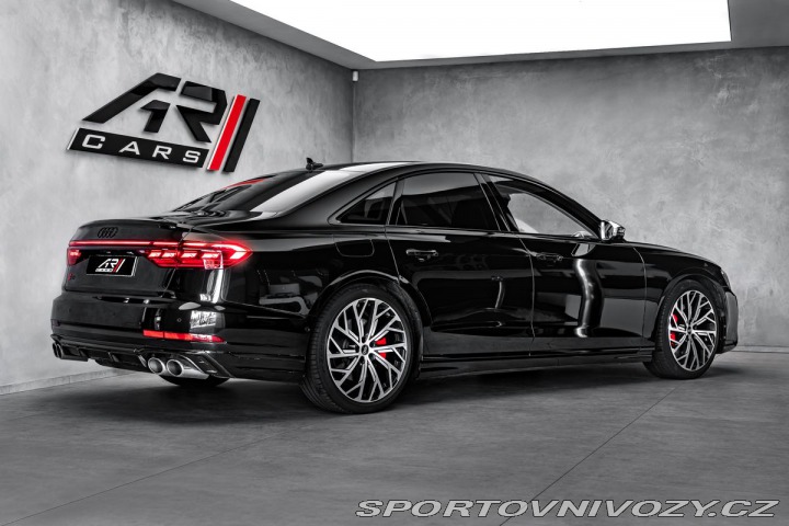 Audi S8 Exclusive masáže Pano HuD 2025