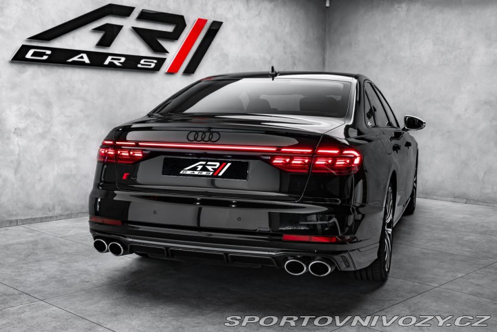 Audi S8 Exclusive masáže Pano HuD 2025