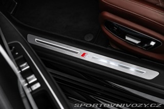 Audi S8 Exclusive masáže Pano HuD 2025