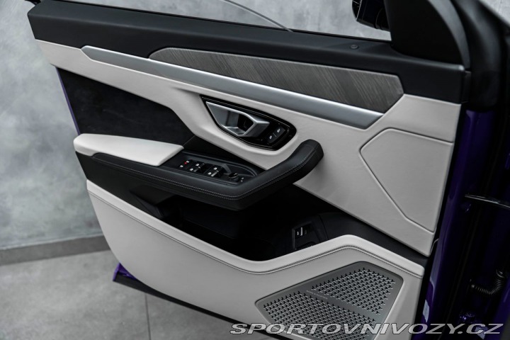 Lamborghini Urus 2025