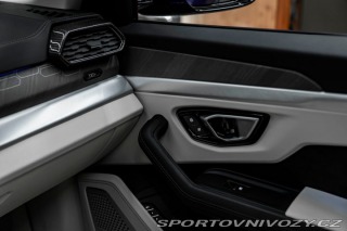 Lamborghini Urus  2025
