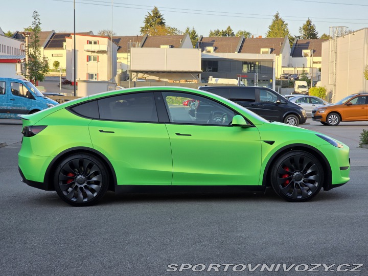 Tesla Model Y Performance, původ ČR 2024
