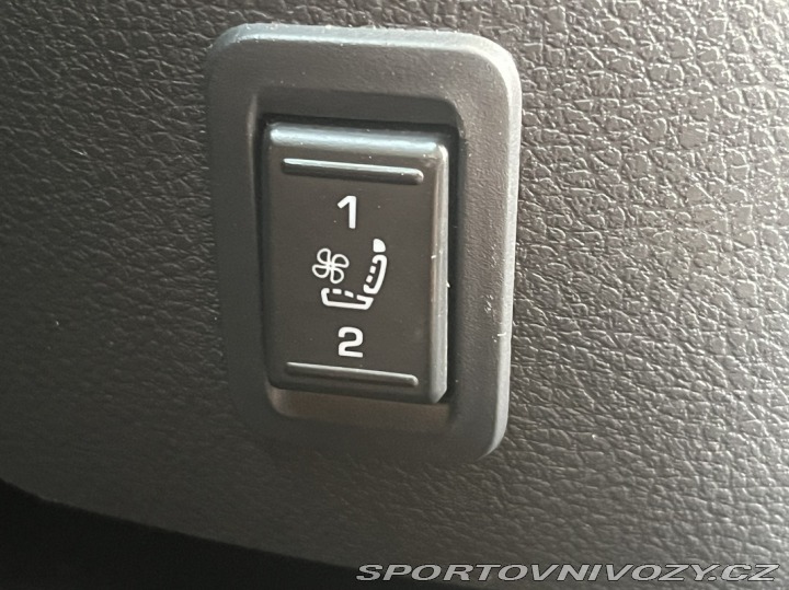Škoda Superb 2.0TSI DSG MAX.VÝBAVA 2012