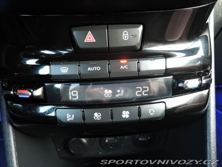 Peugeot 208 GTi 1,6 GTi 200PS Navi Kůže 2013