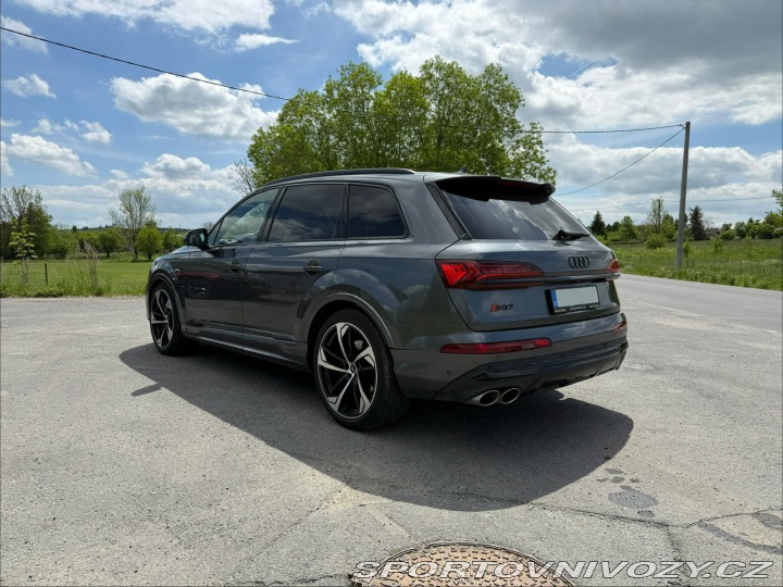 Audi SQ7  2023