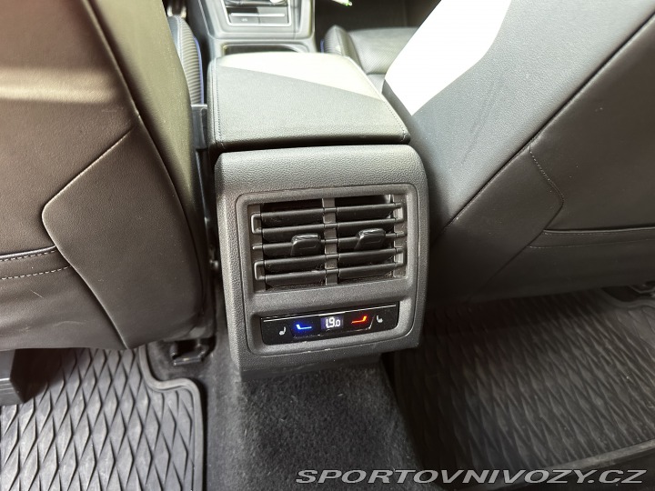 Volkswagen Golf R-performance manual 2022