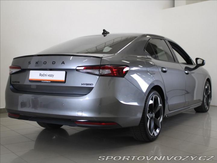 Škoda Superb 1,5 TSI m-HEV Sportline 5 2025
