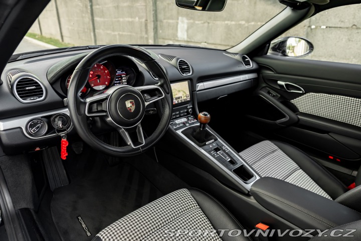 Porsche 718 Boxster 718 220kW300HP M6 2017