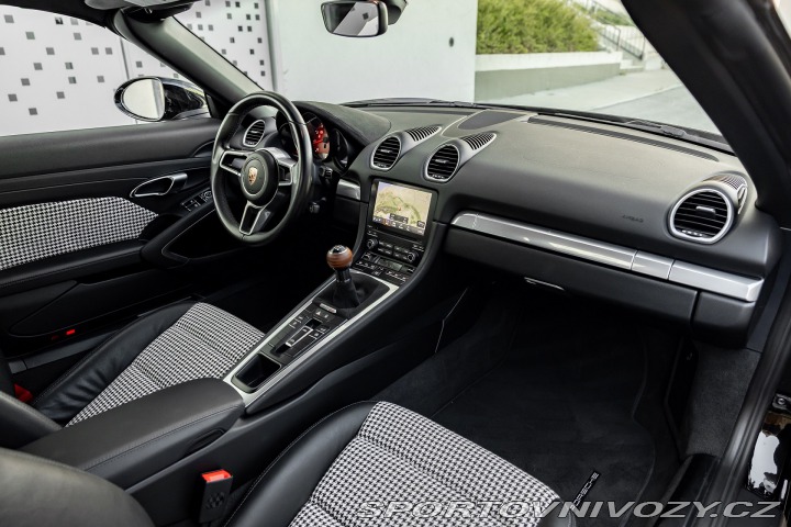 Porsche 718 Boxster 718 220kW300HP M6 2017