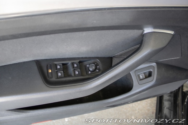 Volkswagen Ostatní modely Passat Variant Variant 2.0 BiTDI 240k B 2016