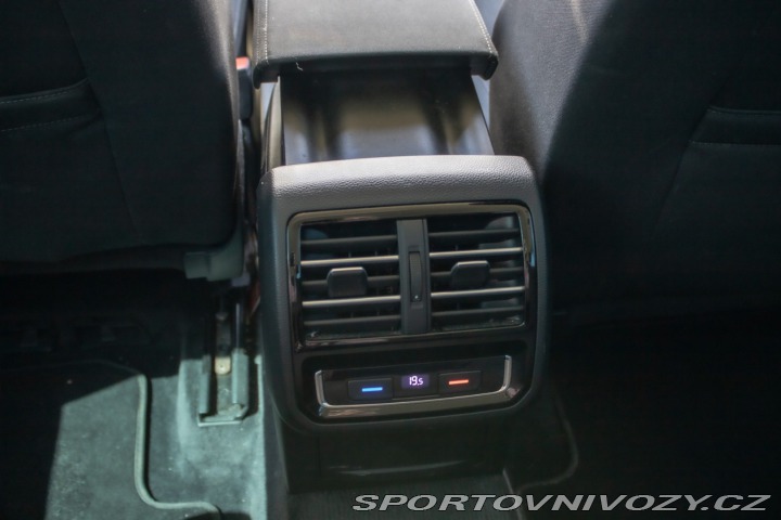Volkswagen Ostatní modely Passat Variant Variant 2.0 BiTDI 240k B 2016