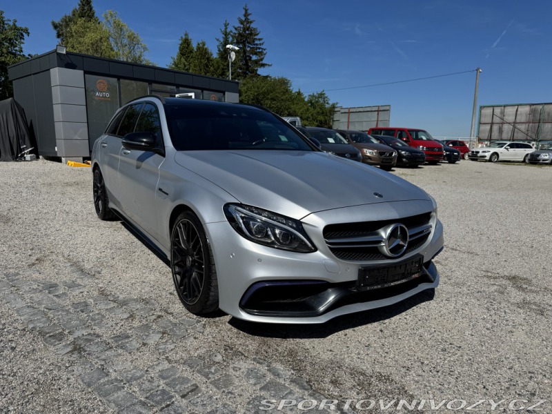 Mercedes-Benz C C63S AMG V8 Biturbo