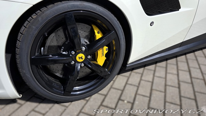Ferrari GTC4Lusso 2019