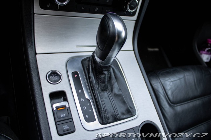 Volkswagen Ostatní modely Touareg 3.0 TSI Tiptronic / 245k 2012