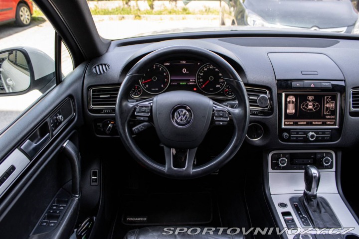Volkswagen Ostatní modely Touareg 3.0 TSI Tiptronic / 245k 2012