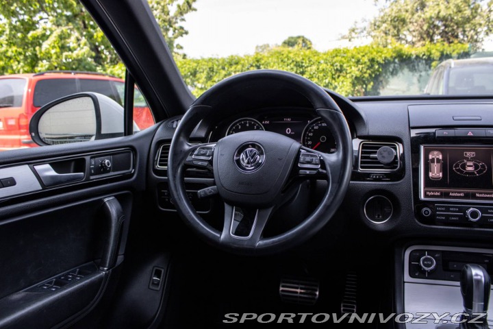 Volkswagen Ostatní modely Touareg 3.0 TSI Tiptronic / 245k 2012