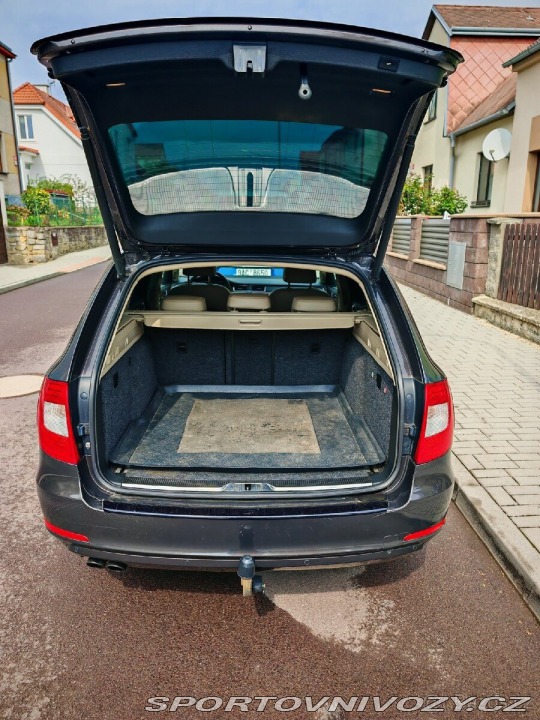 Škoda Superb 2,0 2011