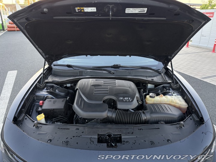 Dodge Charger 3.6 rwd 2017