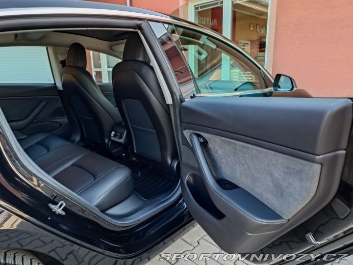 Tesla Model 3 Standard Range Plus 225kW 2019