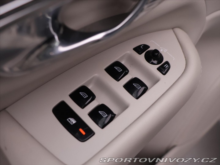 Volvo Ostatní modely XC90 2,0 B6 220kW AWD Dr-E Ins 2020